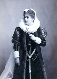 Olga Lorenz als Maria Stuart in Schillers "Maria Stuart"