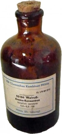Apothekerflasche "Walnuß-Aroma-Konzentrat"