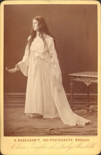 Clara Ziegler als Lady Macbeth in Shakespeares "Macbeth"