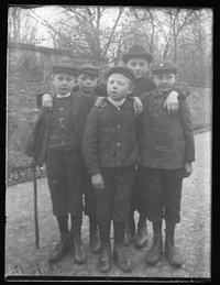 Glasplattennegativ, fünf unbekannte Jungs aus Laer